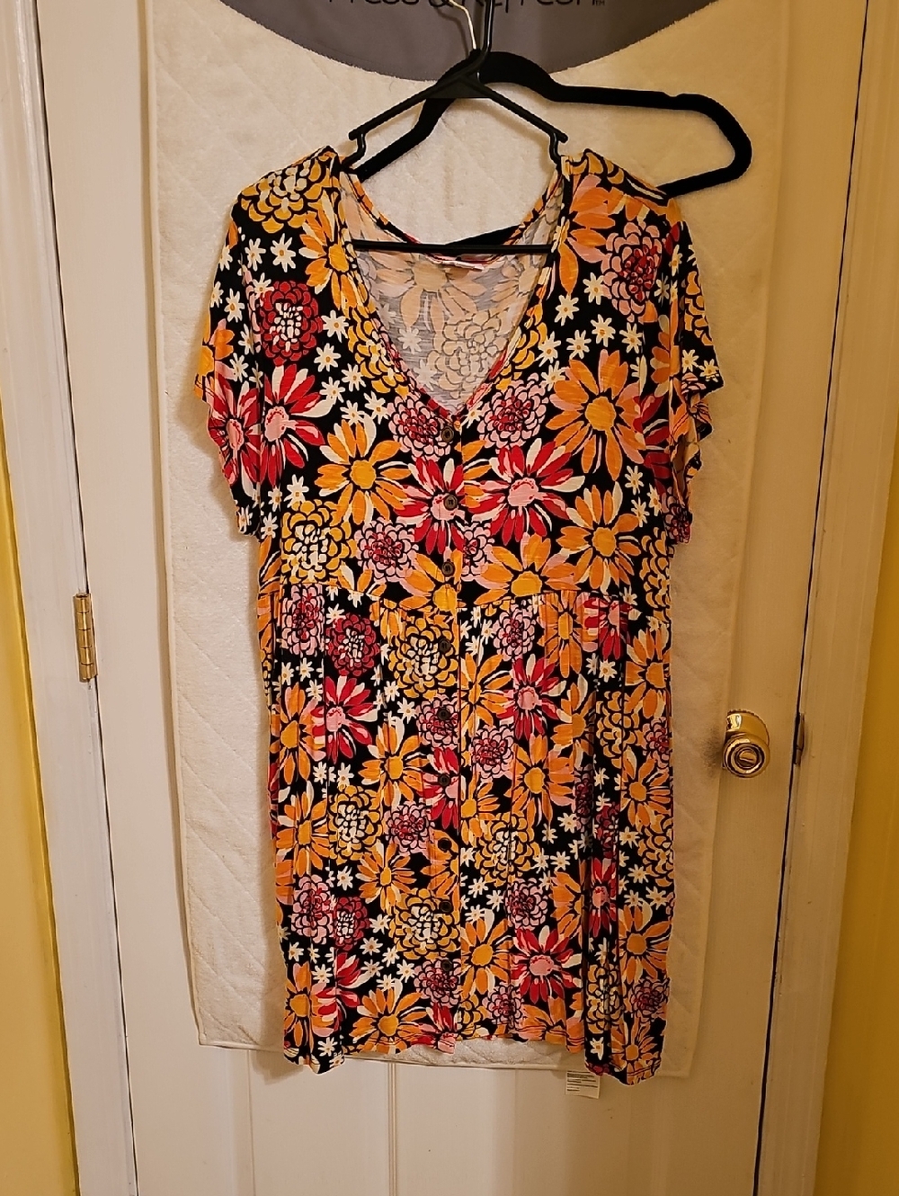 LuLaRoe Floral Scoop Neck Top in Black, Mustard & Red
